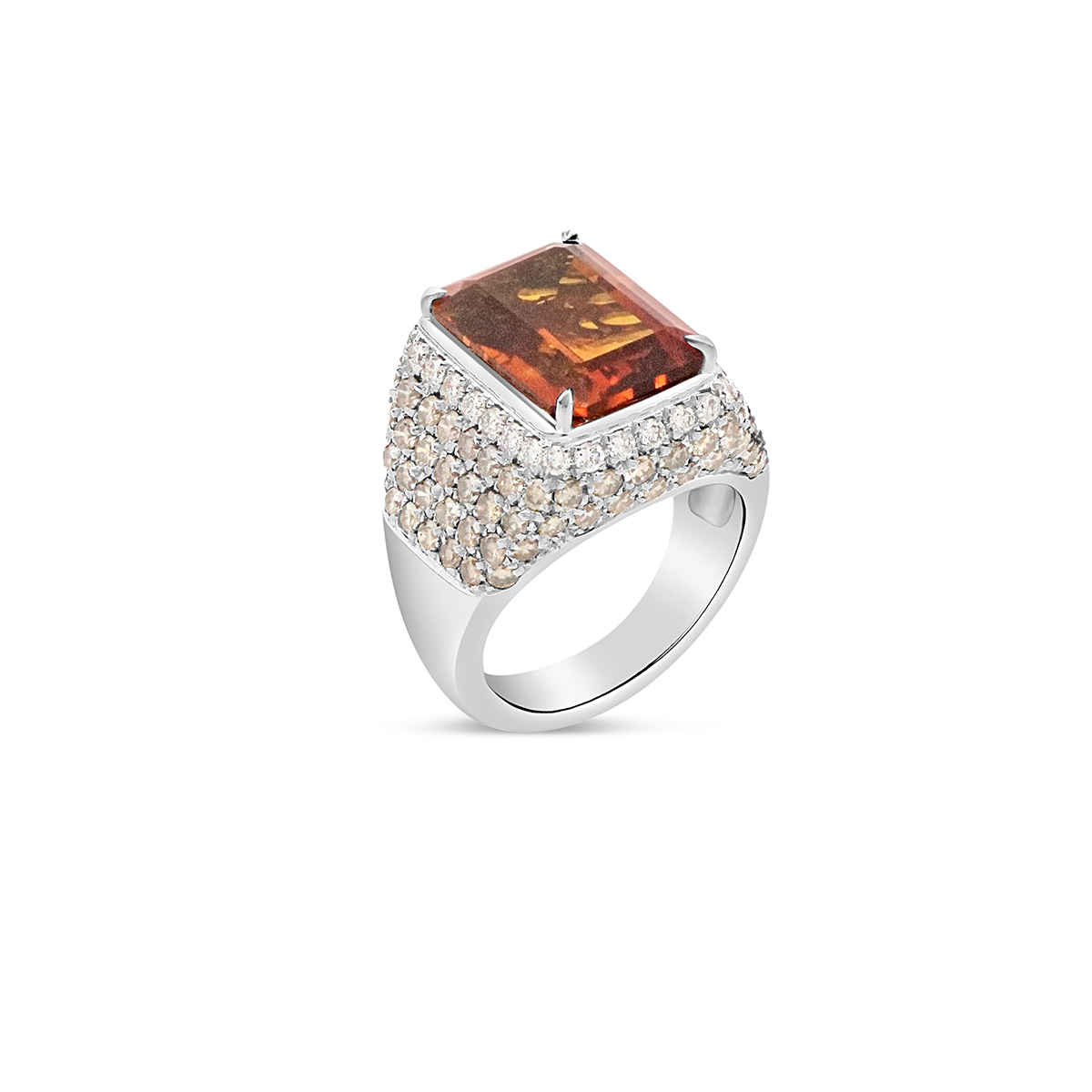 Elegant ring with diamonds octagonal citrine quartz in 18kt white gold
