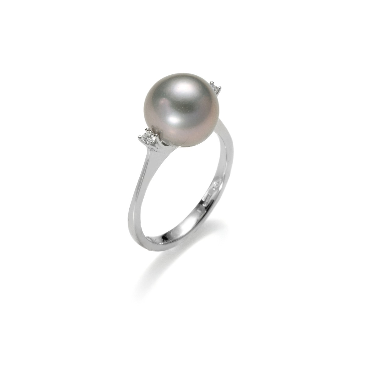 18kt White Gold Grey Pearl Ring