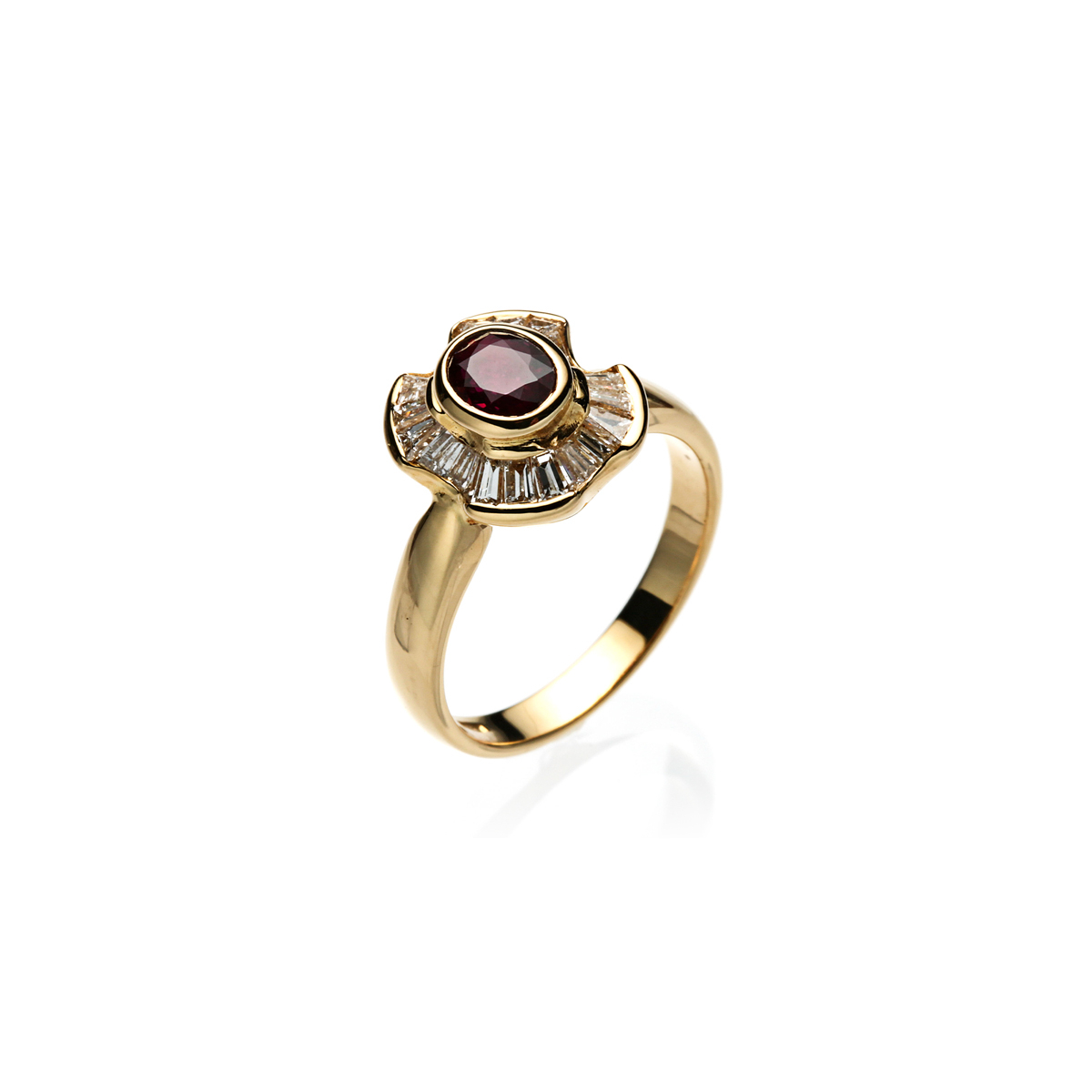 18 Kt Yellow Gold Round Ruby Ring with Diamond Halo