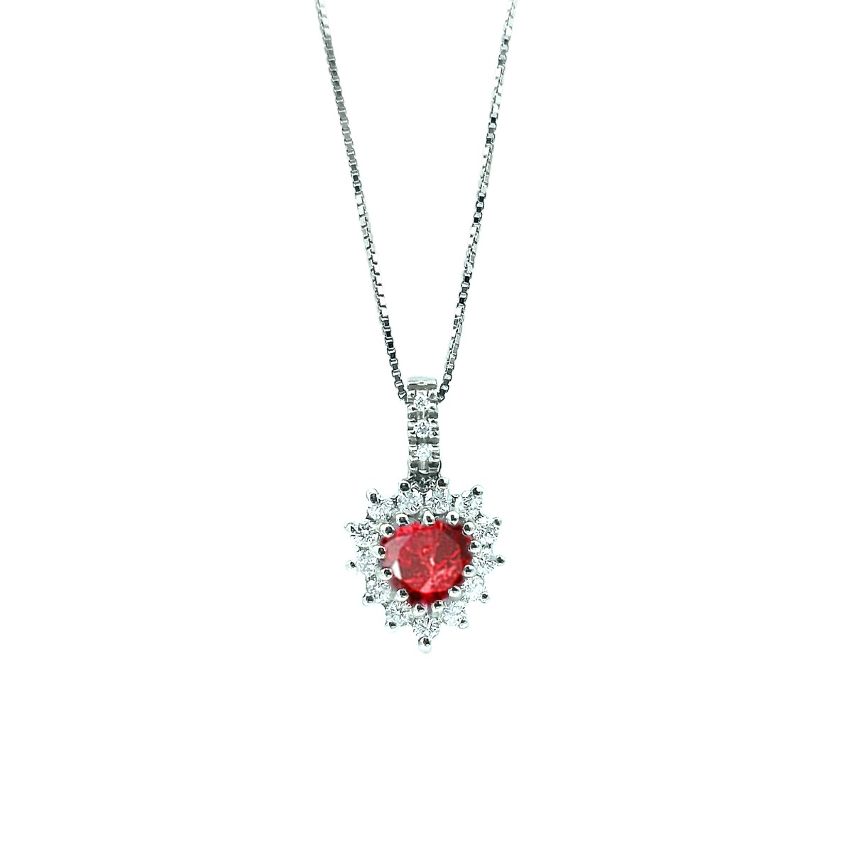 Elegant Necklace In White Gold And Diamonds With A Heart-Shaped Ruby