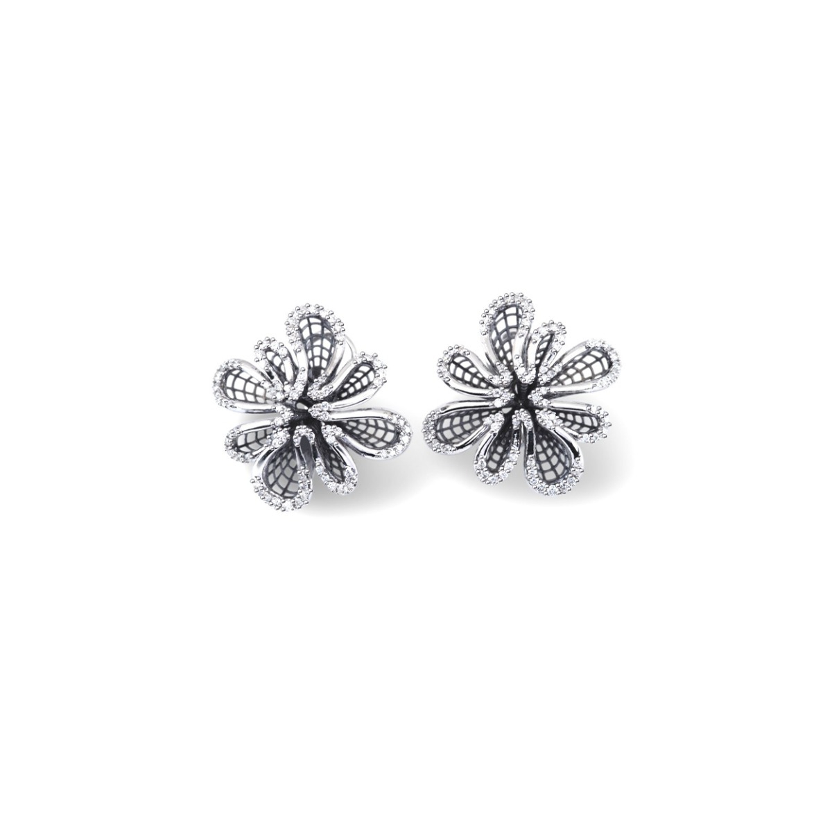 White Gold Wavy Stud Earrings with Diamonds