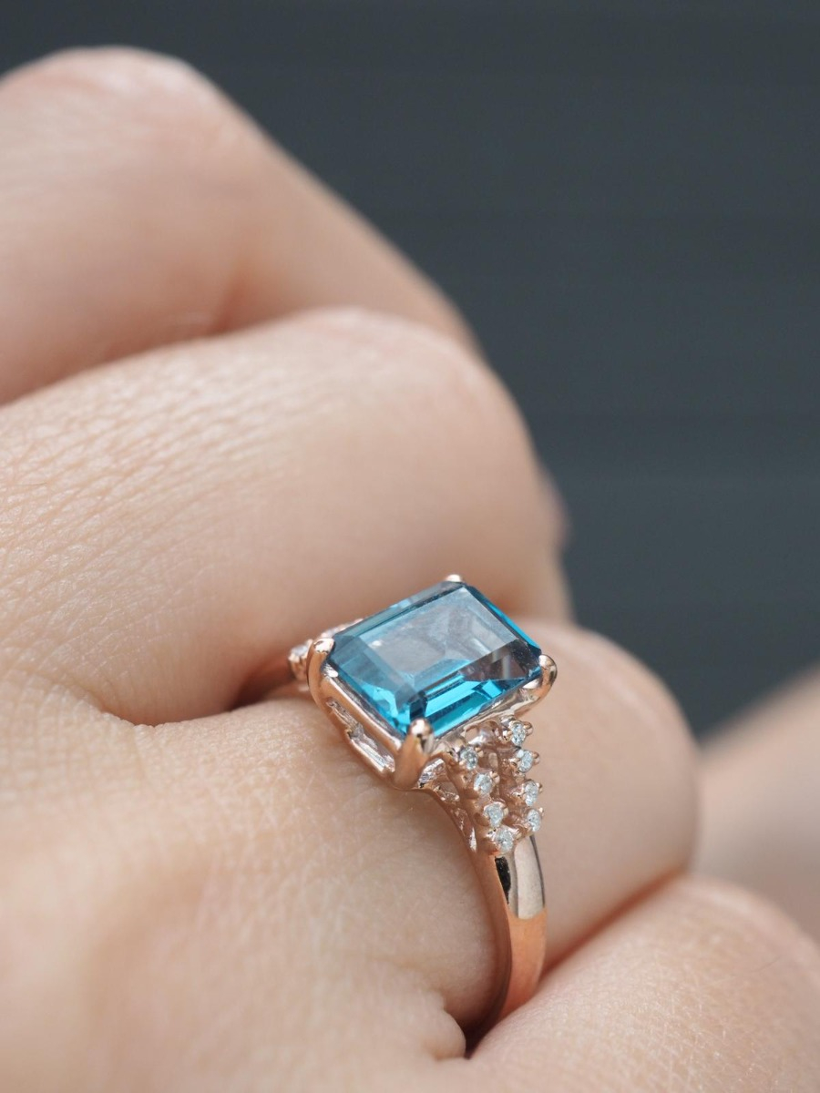Elegant Ring In Rose Gold And Diamonds With London Blue Topaz In Octagonal Shape