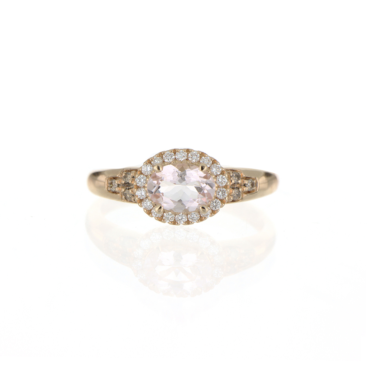 18 kt rose gold ring with oval morganite and diamonds