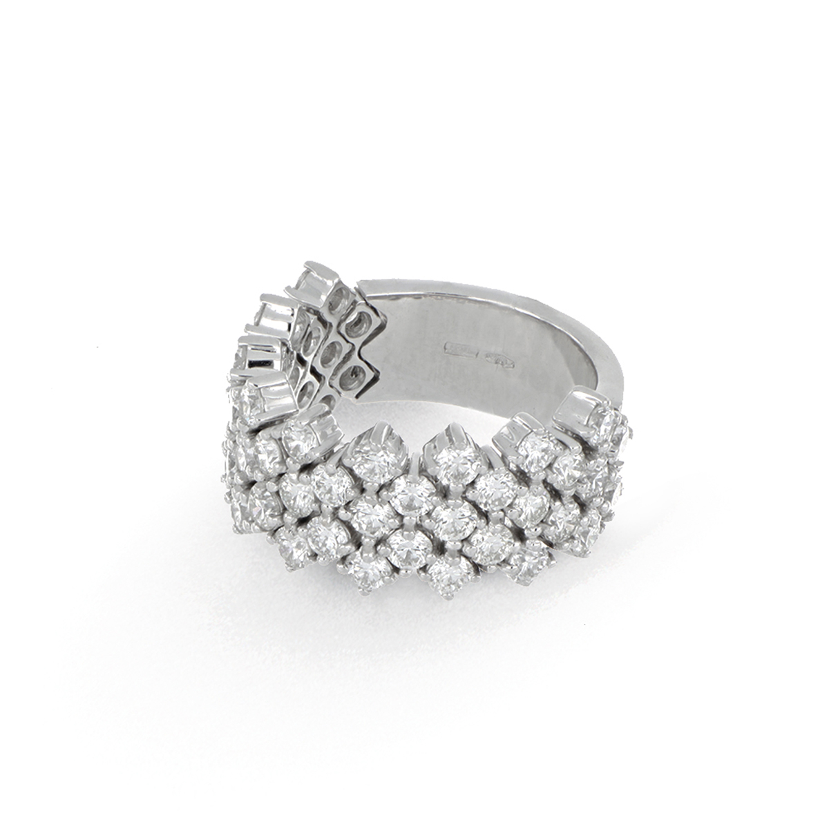 Soft link ring in 18 kt white gold